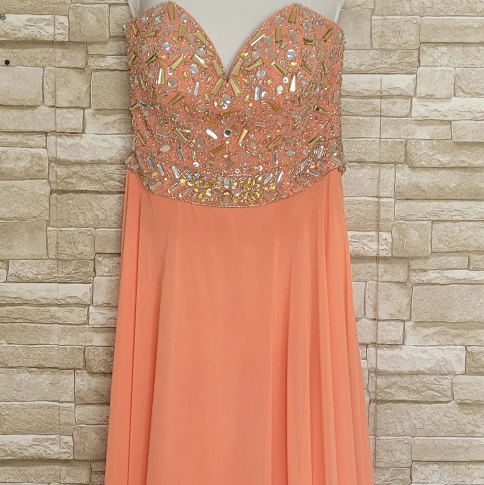 Tony Bowls Le Gala dress - coral size 12 - Picture 5 of 6